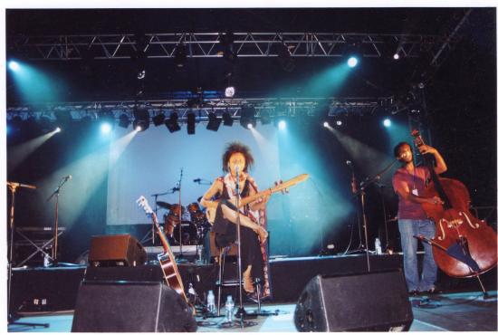 NAWAL en concert à Auxerre (Nuits métisses 2006)